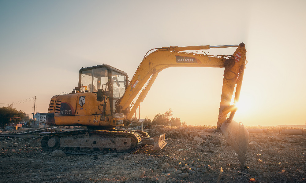 苏美达达天下平台 美国拟对部分起重机加征高额关税,全球产业链面临新挑战
