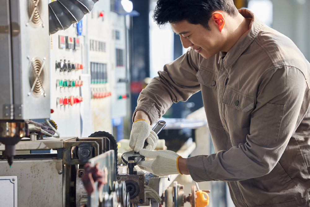 如何选择合适的设备维修服务公司