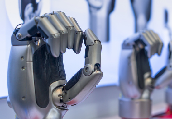 中国工业机器人首现净出口