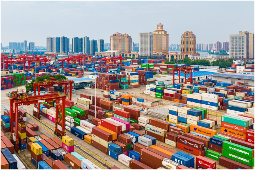 中国机电产品外贸再攀高峰：AI浪潮重塑全球供应链格局